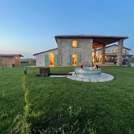 Casenelfienile Apartment